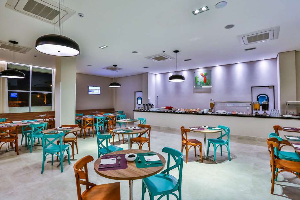 Summit Suites Hotel Pindamonhangaba Ristorante foto